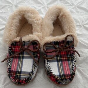 Women JCREW plaid slippers.